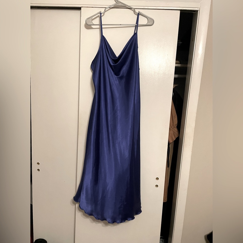 Beautiful blue silky dress or skirt!